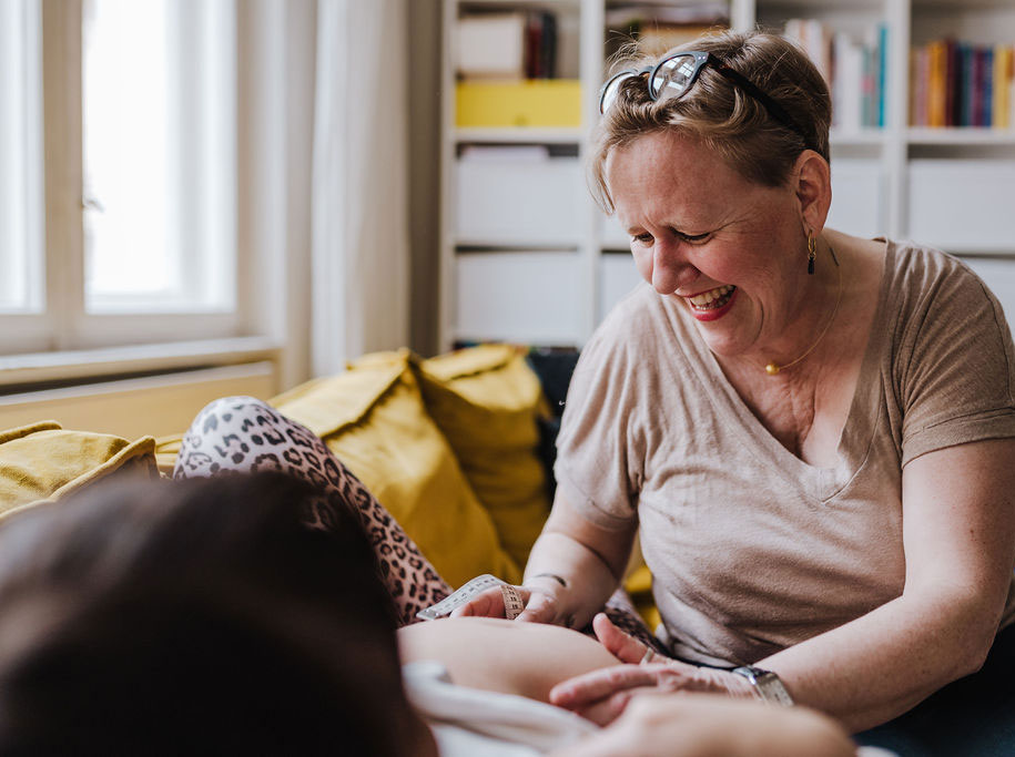 Regelmäßige Hausbesuche während deiner Schwangerschaft